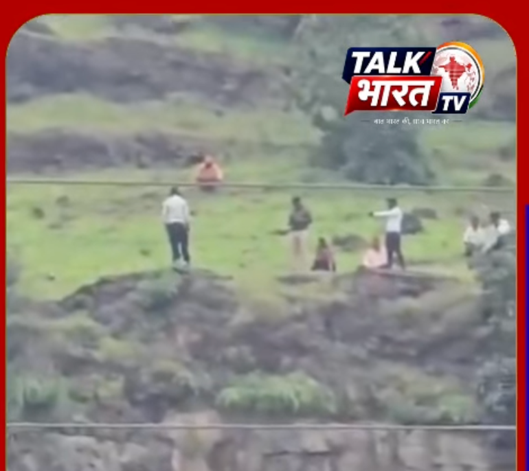 बेटे को बचाने में उजड़ा परिवार, जिंदगियां खत्म!